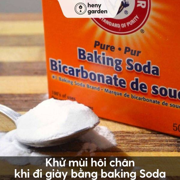 Khử mùi hôi chân khi đi giày bằng baking Soda