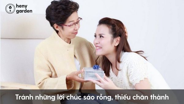 Tránh những lời chúc 20/10 cho mẹ chồng sáo rỗng, thiếu chân thành