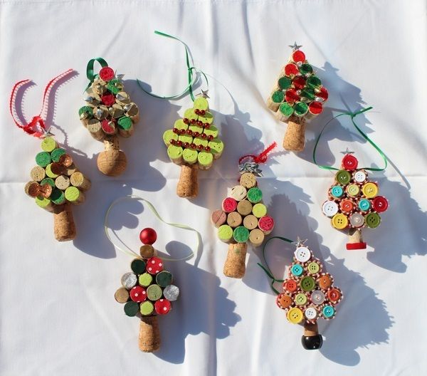 làm cây thông Noel bằng nắp chai nhựa