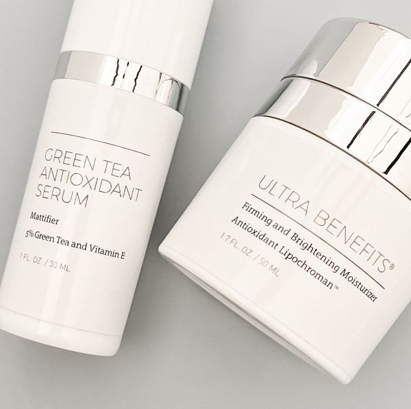 SẢN PHẨM YÊU THÍCH CỦA NHÂN VIÊN: HUYẾT THANH CHỐNG OXY HÓA TRÀ XANH & ULTRA BENEFITS®
