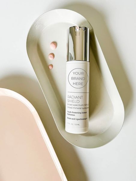 RADIANT SHIELD LÀ KEM CHỐNG NẮNG DƯỠNG ẨM MÀ BỆNH NHÂN CỦA BẠN SẼ THÍCH DÙNG! TẠI SAO?