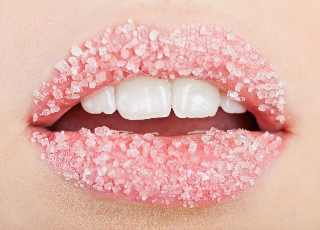 Cẩm nang trị thâm môi tại nhà không cần đến spa