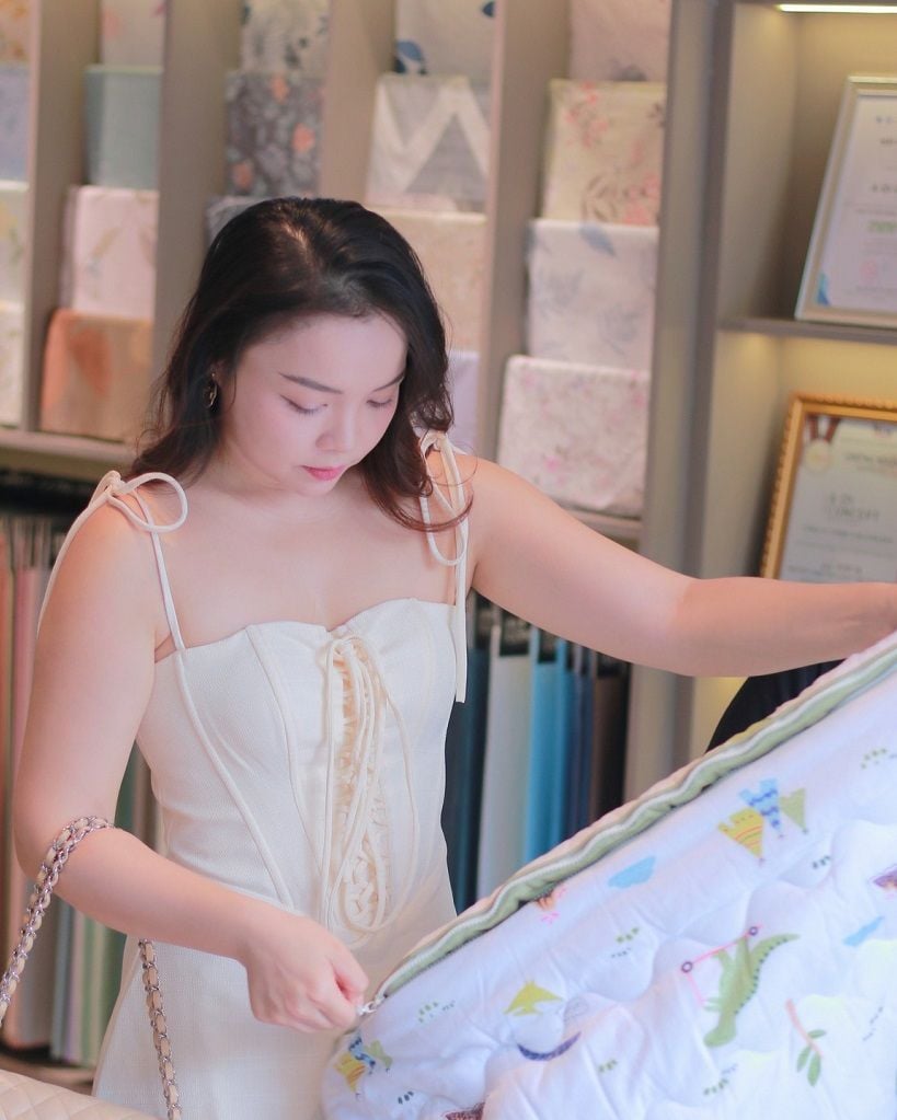 [CELEB PICKS] TRINH PHẠM ĐÃ CHỌN GÌ TẠI À ƠI?