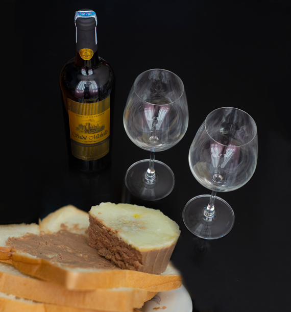 SET CHAI VANG PHÁP, PATE GAN NGỖNG & 2 LY UỐNG VANG SÀNH ĐIỆU CHỈ 395.000 VND