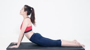 5 tư thế yoga chống chảy xệ ngực sau sanh