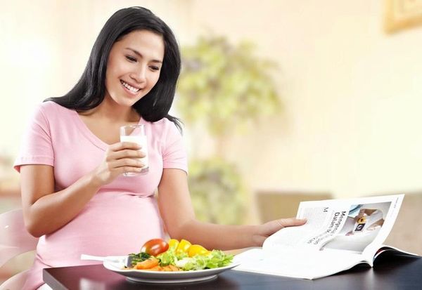 Ăn vặt lành mạnh cho Mẹ bầu