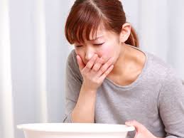 Dùng vitamin quá liều gây chóng mặt, buồn nôn