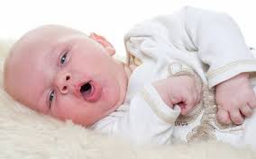 Trẻ thở khò khè phải làm sao?
