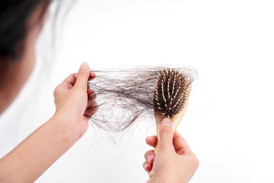 Trị rụng tóc cho bầu: đơn giản chỉ bằng day bấm huyệt