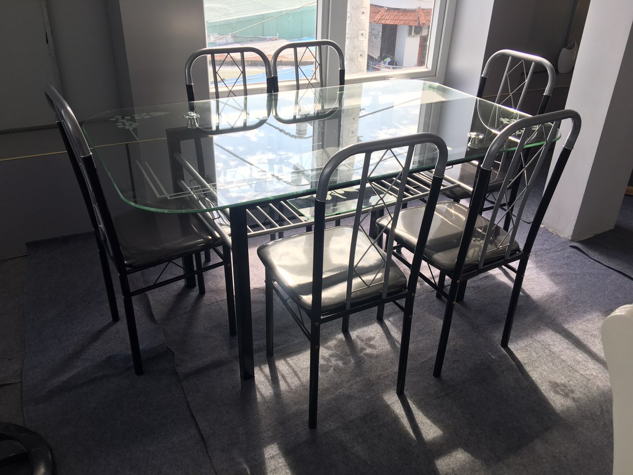 Bộ bàn ăn mặt kính cường lực 1m5 nhập khẩu GR016
