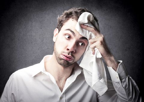 NHỮNG ĐIỀU MÀ NGƯỜI BỊ RA MỒ HÔI KHÔNG NÊN LÀM