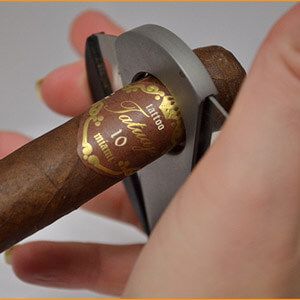 Những Phụ Kiện Nhất Định Bạn Phải Có Khi Chơi Xì Gà - Dụng Cụ Cắt Chuyên Nghiệp Cho Cigar