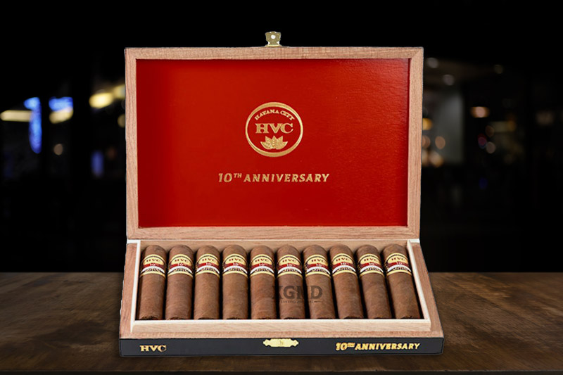 HVC Thêm Kích Thước Robusto Vào Dòng Xì Gà 10th Anniversary