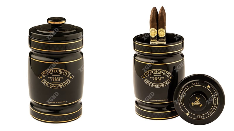 Xì gà Montecristo 1935 Anniversary Nicaragua được đựng trong hũ sứ cổ điển