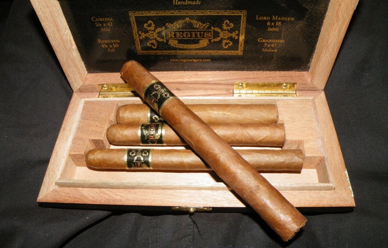 Xì gà regius double corona, xì gà đắt nhất thế giới, xì gà sang trọng