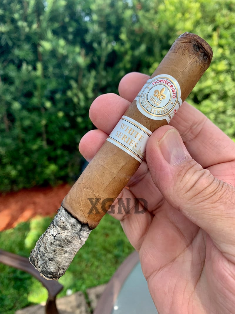 Cigar Montecristo White Toro - Xì Gà Chính Hãng