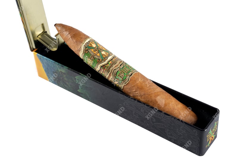 Tuyệt phẩm xì gà OpusX 25 Perfecto hiếm hoi chính thức phát hành trên toàn quốc