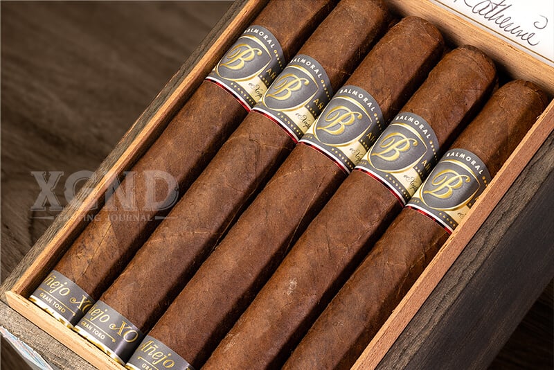 XGND - XGND -  Balmoral Anejo XO Gran Toro