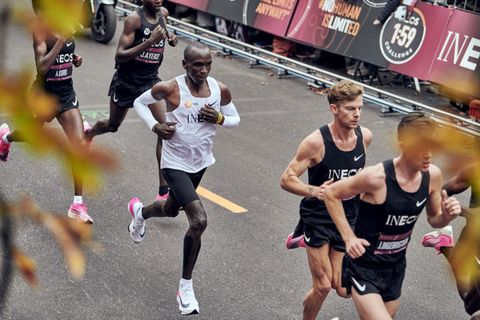 Công nghệ Carbon Plate trên giày chạy bộ & những câu chuyện thú vị