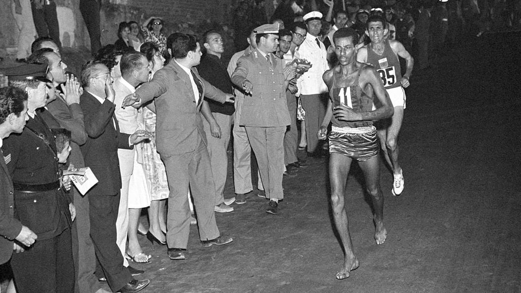 Abebe Bikila - Nhà vô địch Olympic với đôi chân trần