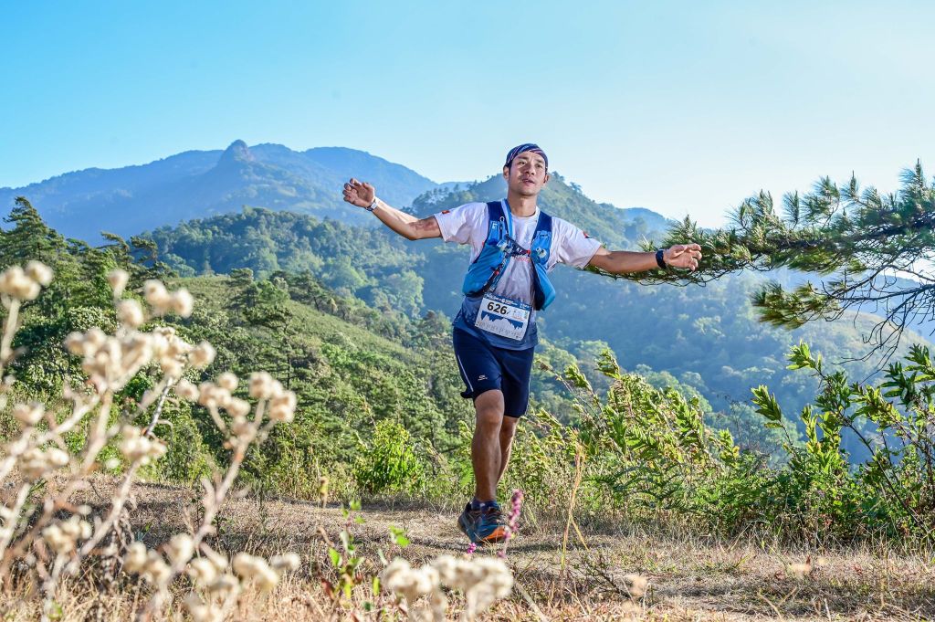 Có nên kết hợp mặc vest tạ khi tập chạy bộ?