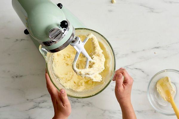 Cách làm bánh bông lan cuộn (cake roll) bằng máy trộn bột KitchenAid