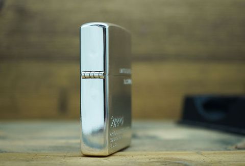 BẢN LỀ ZIPPO QUA CÁC DÒNG TÁI BẢN