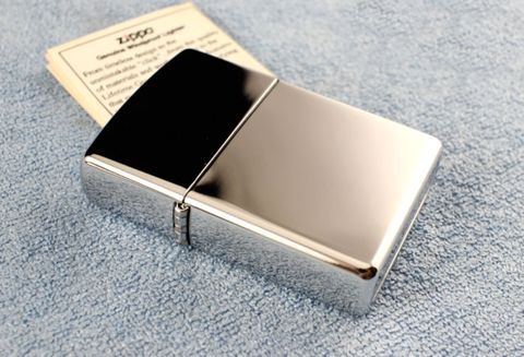 Zippo Chrome HP 250. Review đánh giá chi tiết chiếc Zippo quốc dân huyền thoại.