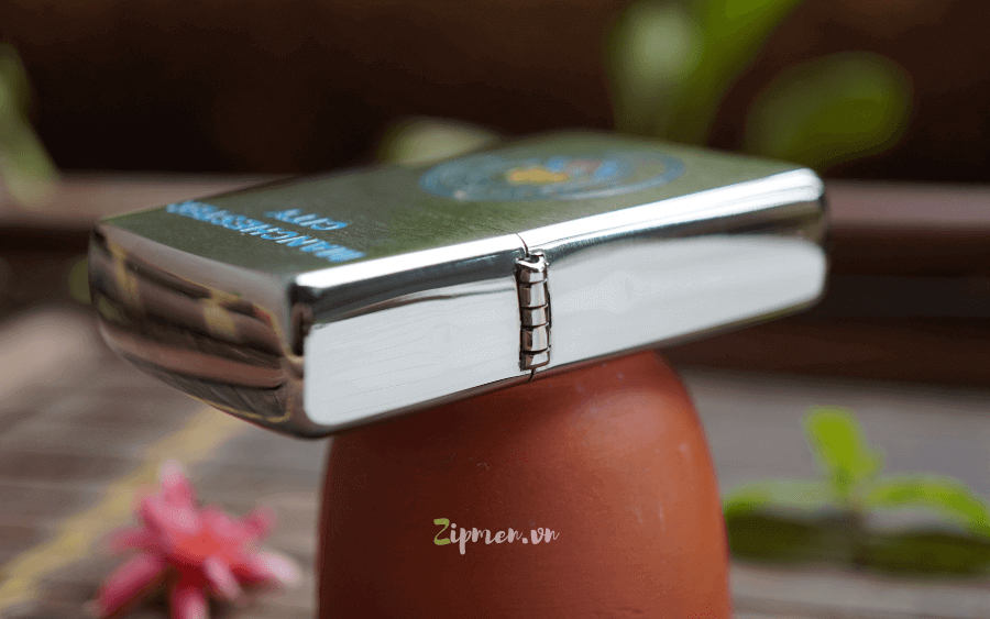 Bản lề bật lửa Zippo logo Manchester City