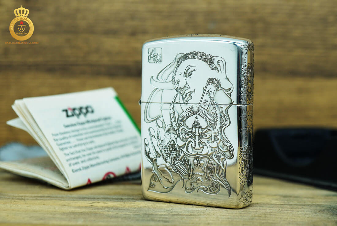 Bản lề 5 chấu của chiếc zippo bạc khối