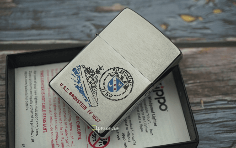 Mặt trước Zippo usa chủ đề tàu chiến Hoa Kỳ