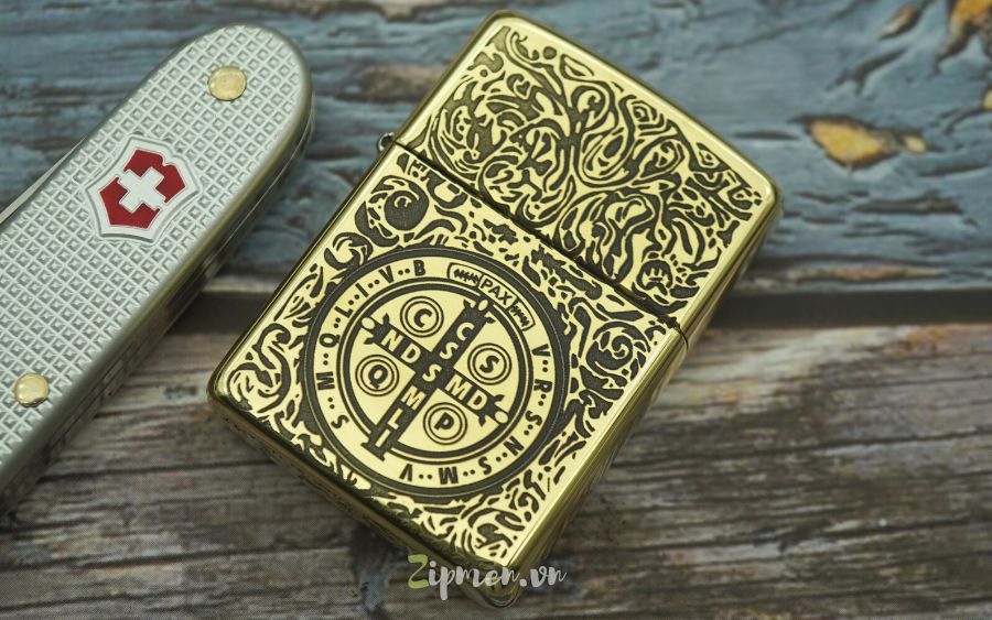 Zippo usa chủ đề Thánh giá