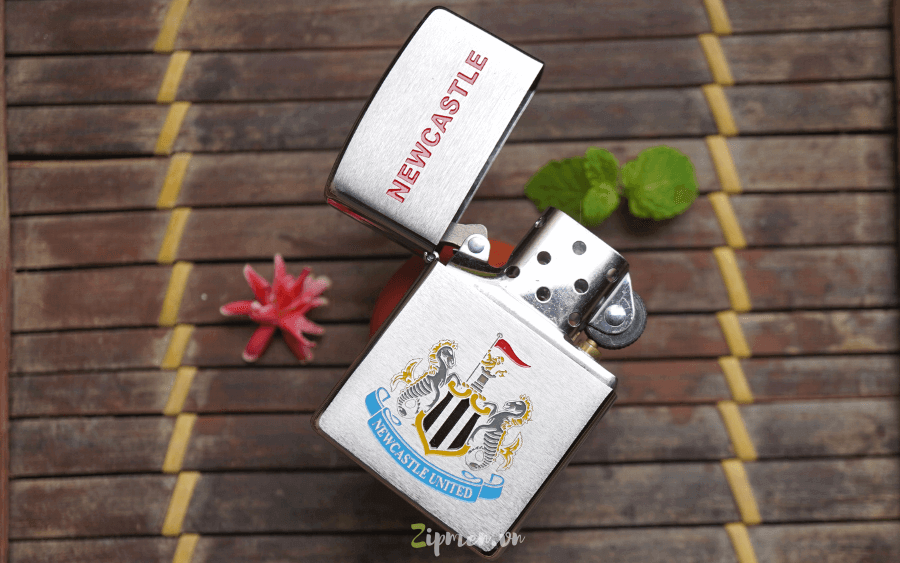 Buồng đốt Zippo usa logo FC Newcastle