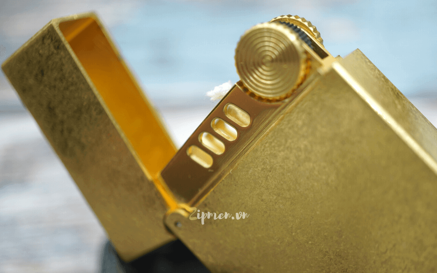 Lớp vỏ dày bật lửa Zorro đồng khối