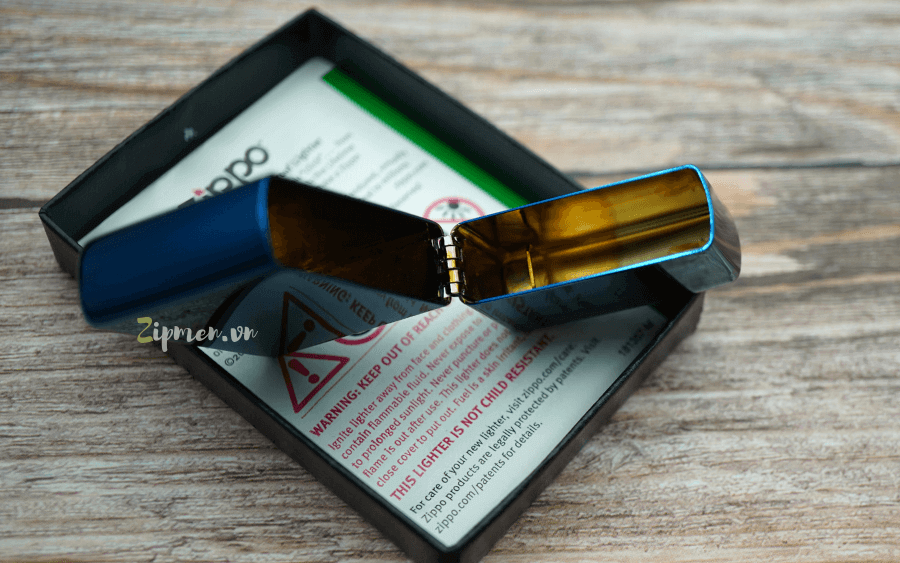 Zippo được làm từ đồng
