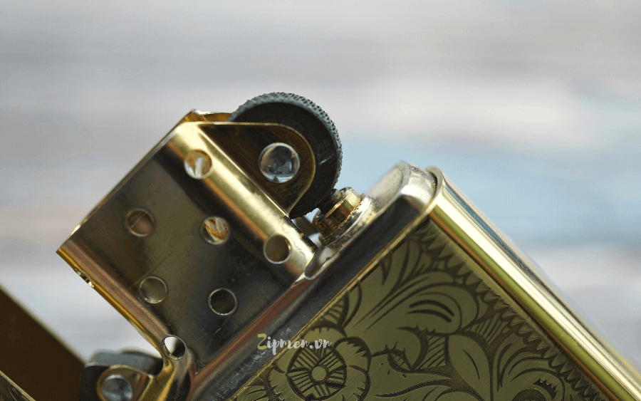 Cổ đá Zippo armor Marlboro