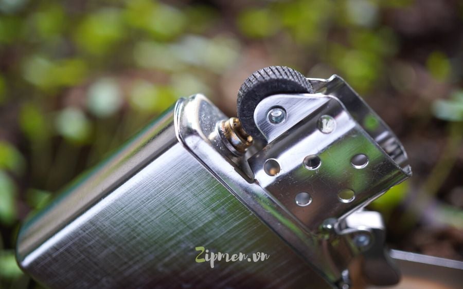 Cổ đá cao của Zippo chính hãng