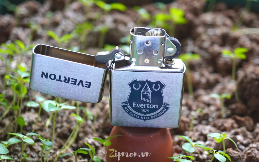 Buồng đốt và cổ đá Zippo