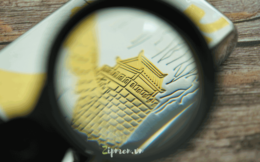 Hoạ tiết khắc chìm rất tinh xảo