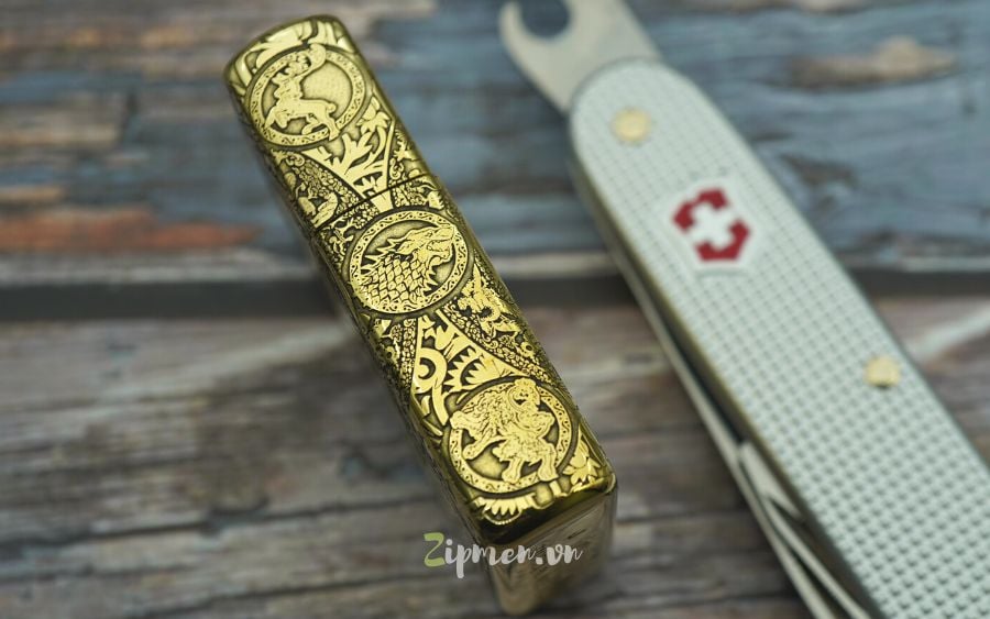 Mặt cạnh Zippo rất đẹp