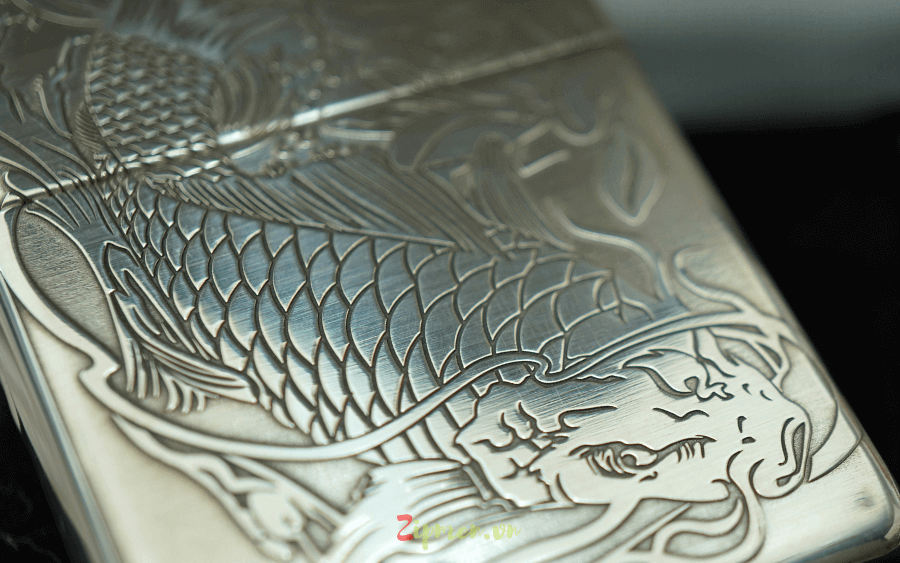 Hoạ tiết Zippo bạc khối khắc chìm sắc nét
