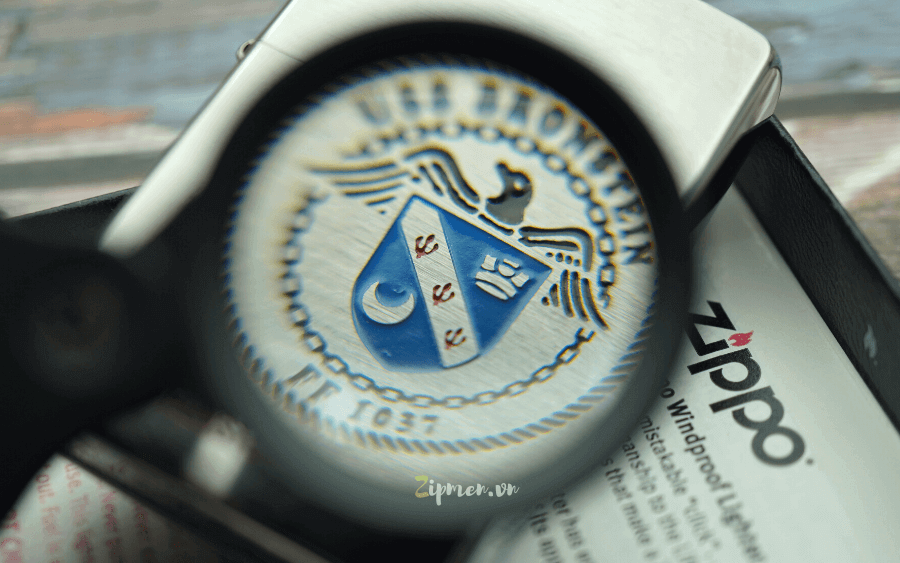 Hoạ tiết khắc ăn mòn axit của tàu chiến