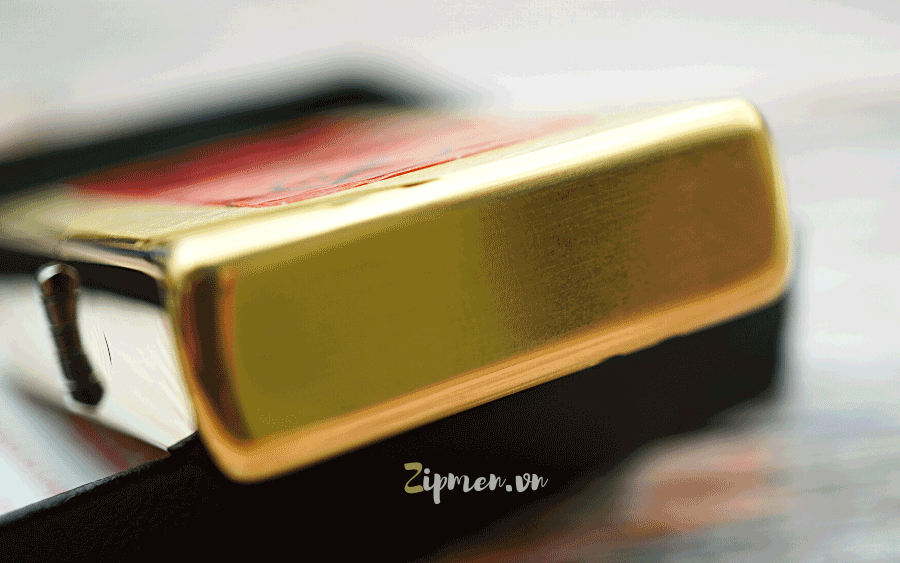 Zippo vintage có mặt nắp bằng