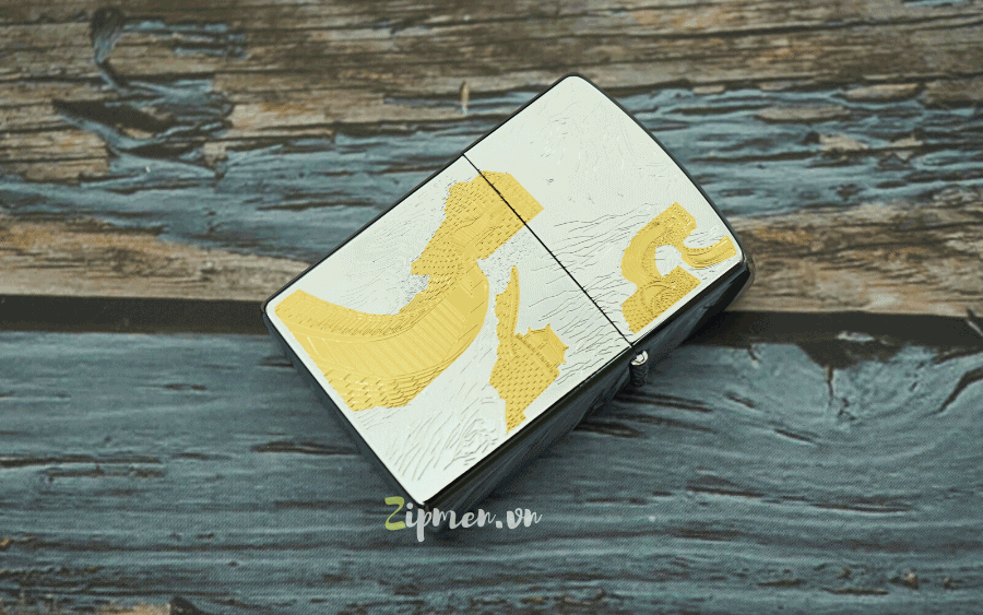 Mặt sau bật lửa Zorro hổ vàng