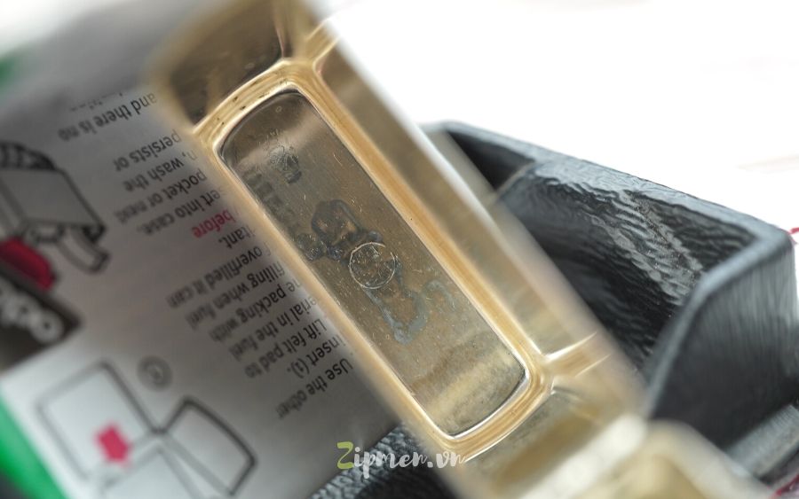 Zippo bạc khối sáng bóng