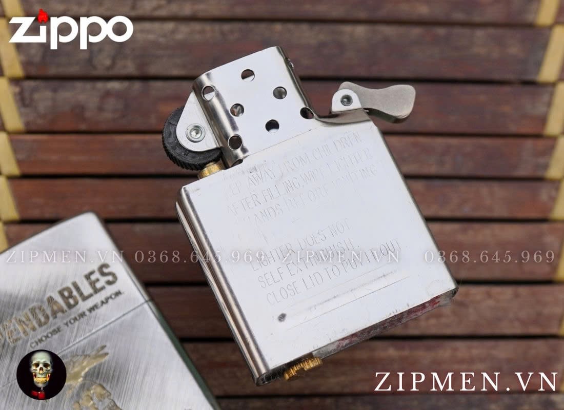 Zippo USA trắng caro chủ đề biệt đội lính đánh thuê