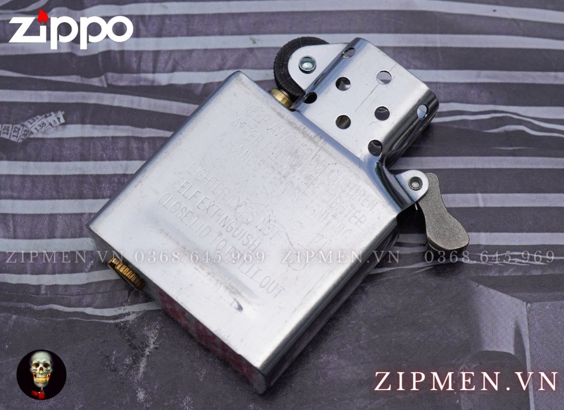 Zippo Armor mạ bạc vân kim cương