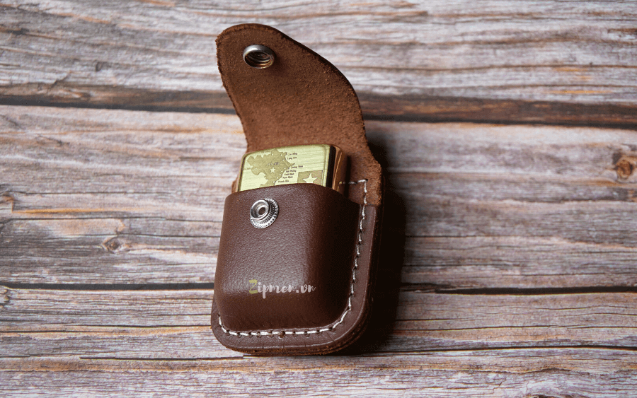 Zippo luôn được an toàn khi có bao da