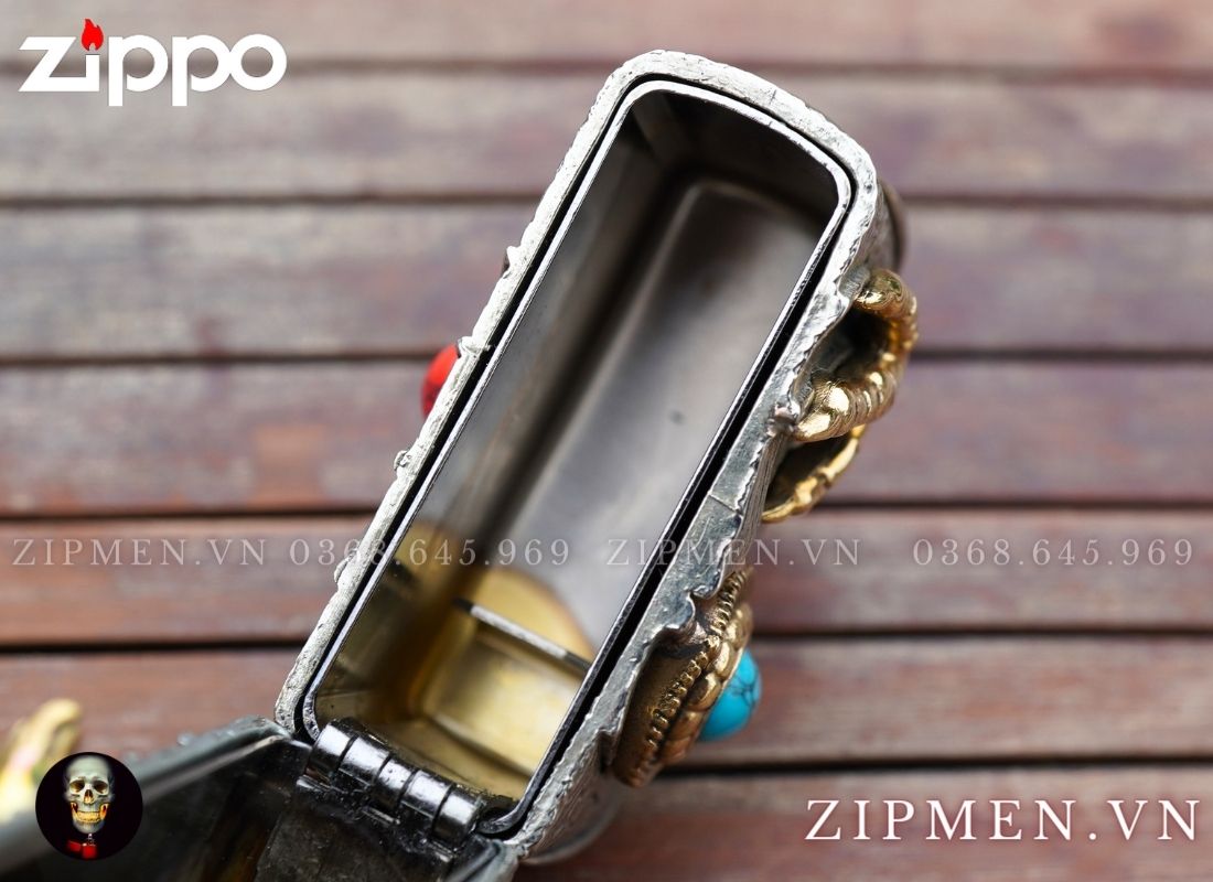 zippo xuất nhật mạ bạc đính ngọc lam