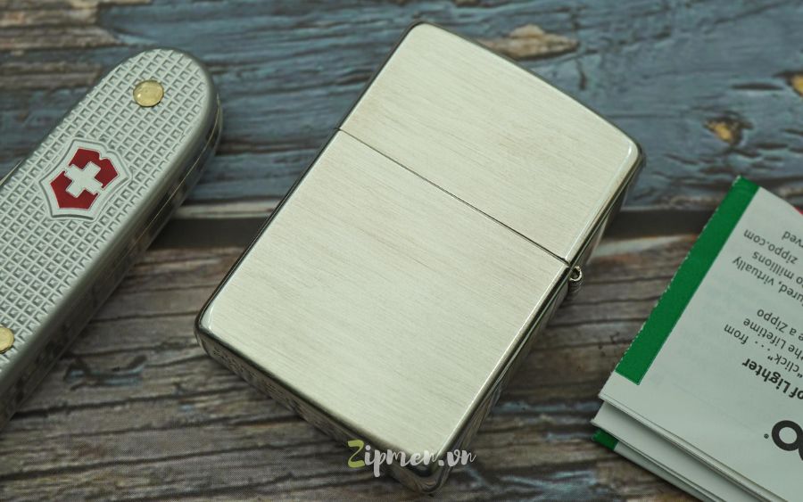 Zippo bạc khối sterling